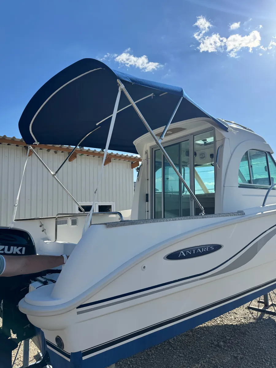 Beneteau Antares 650 — bimini #3