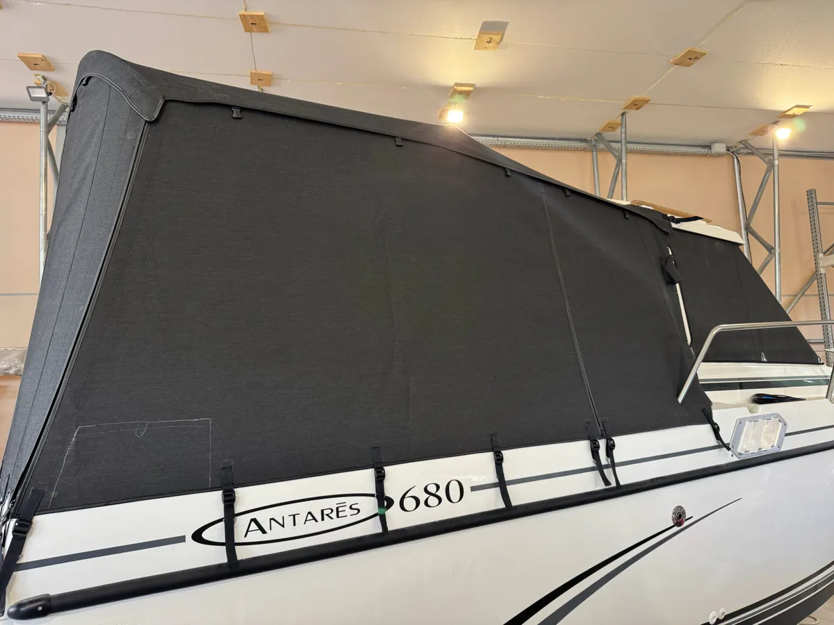 Beneteau Antares 680 — krmeno-zatvaranje #1