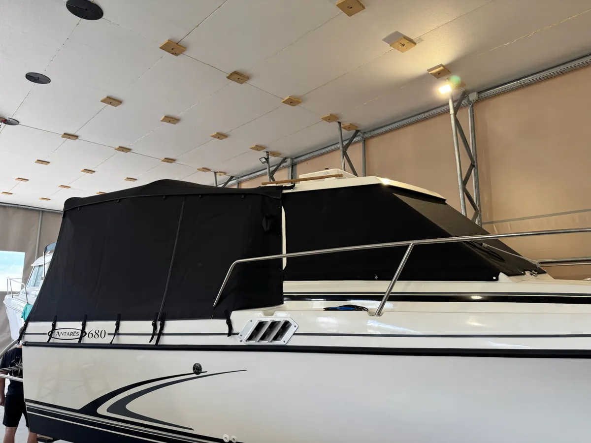 Beneteau Antares 680 — sjenila #1
