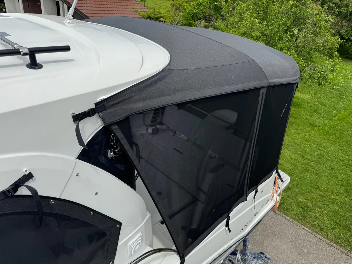 Beneteau Antares 8 — bimini #2