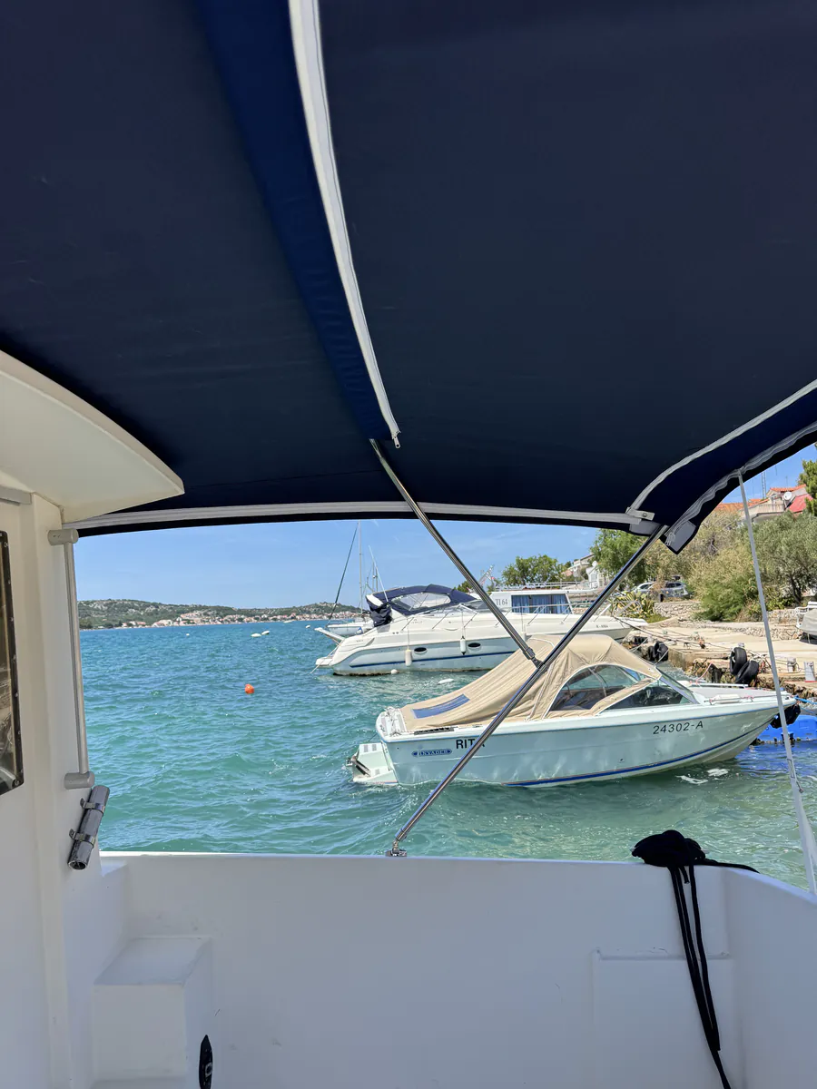 Beneteau Antares 800 — bimini #4