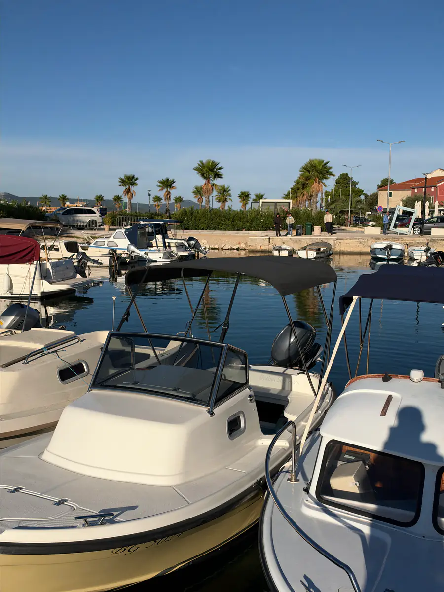 Betina 500 Cabin — bimini tenda #1