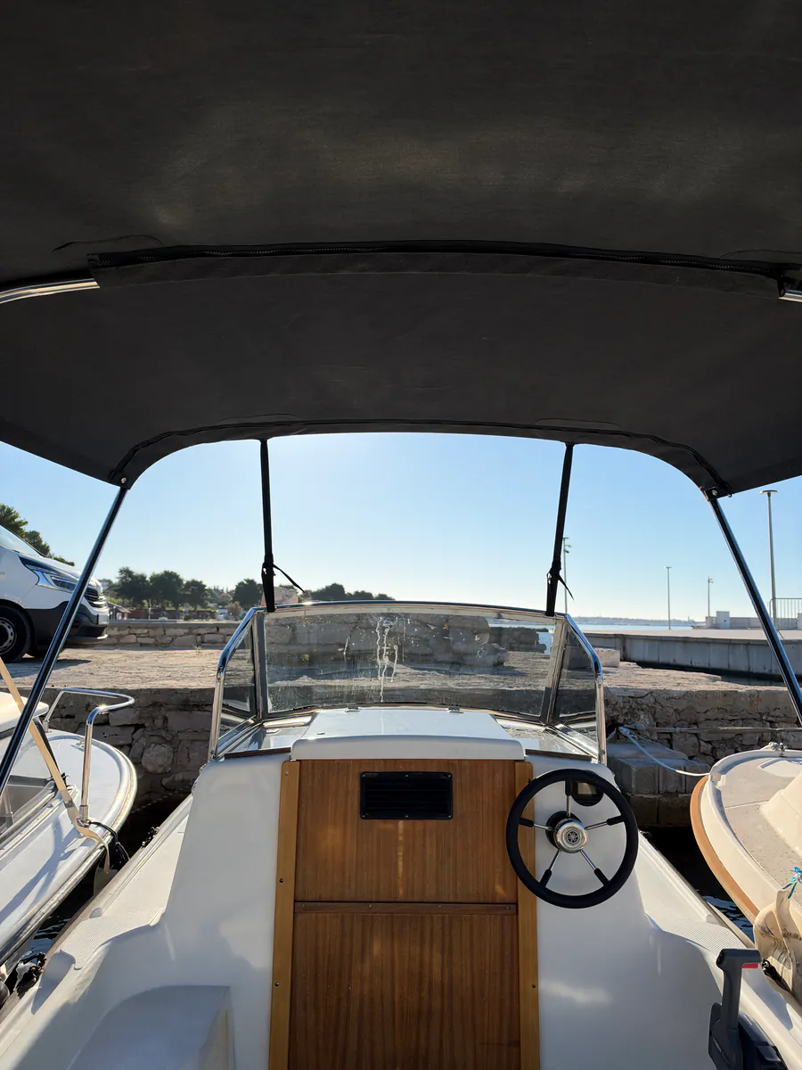 Betina 500 Cabin — bimini tenda #3