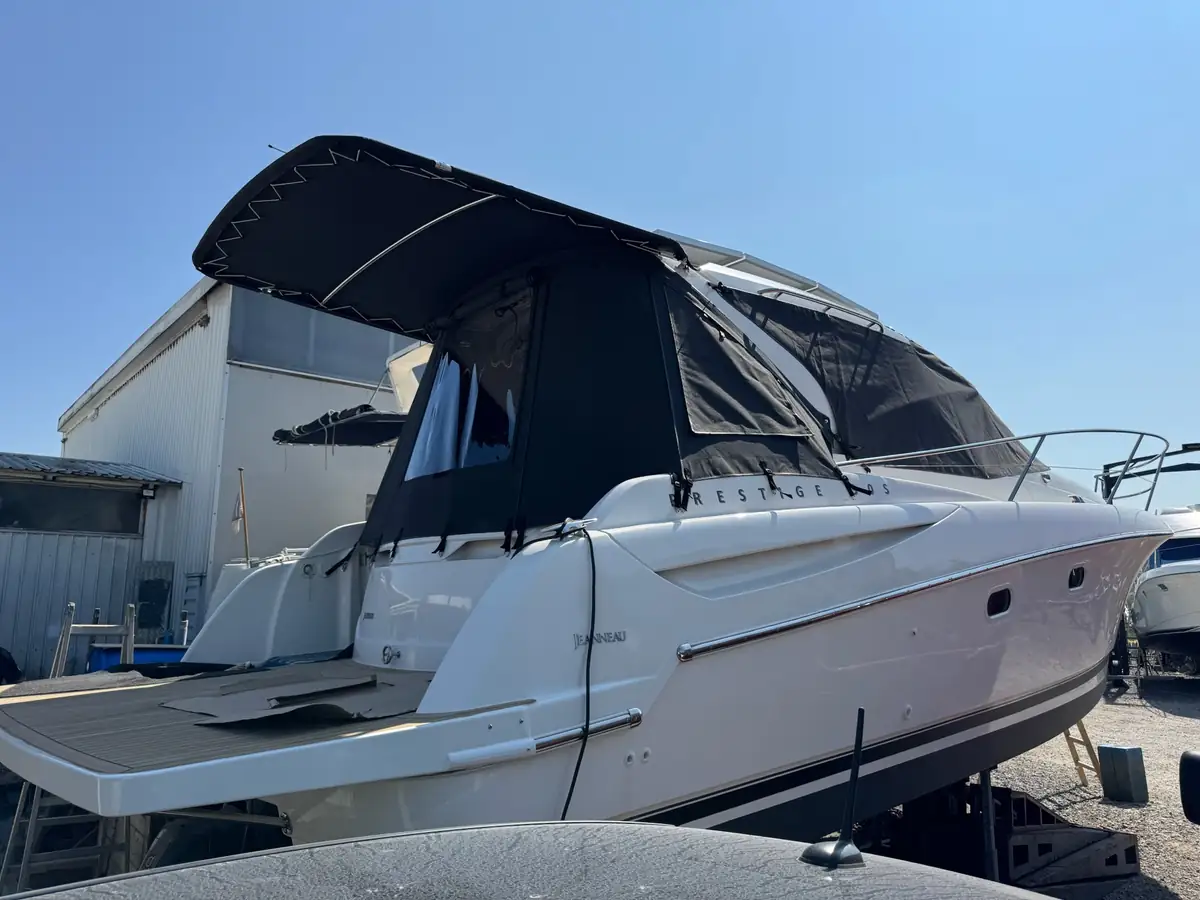 Jeanneau Prestige 30 S — bimini #1