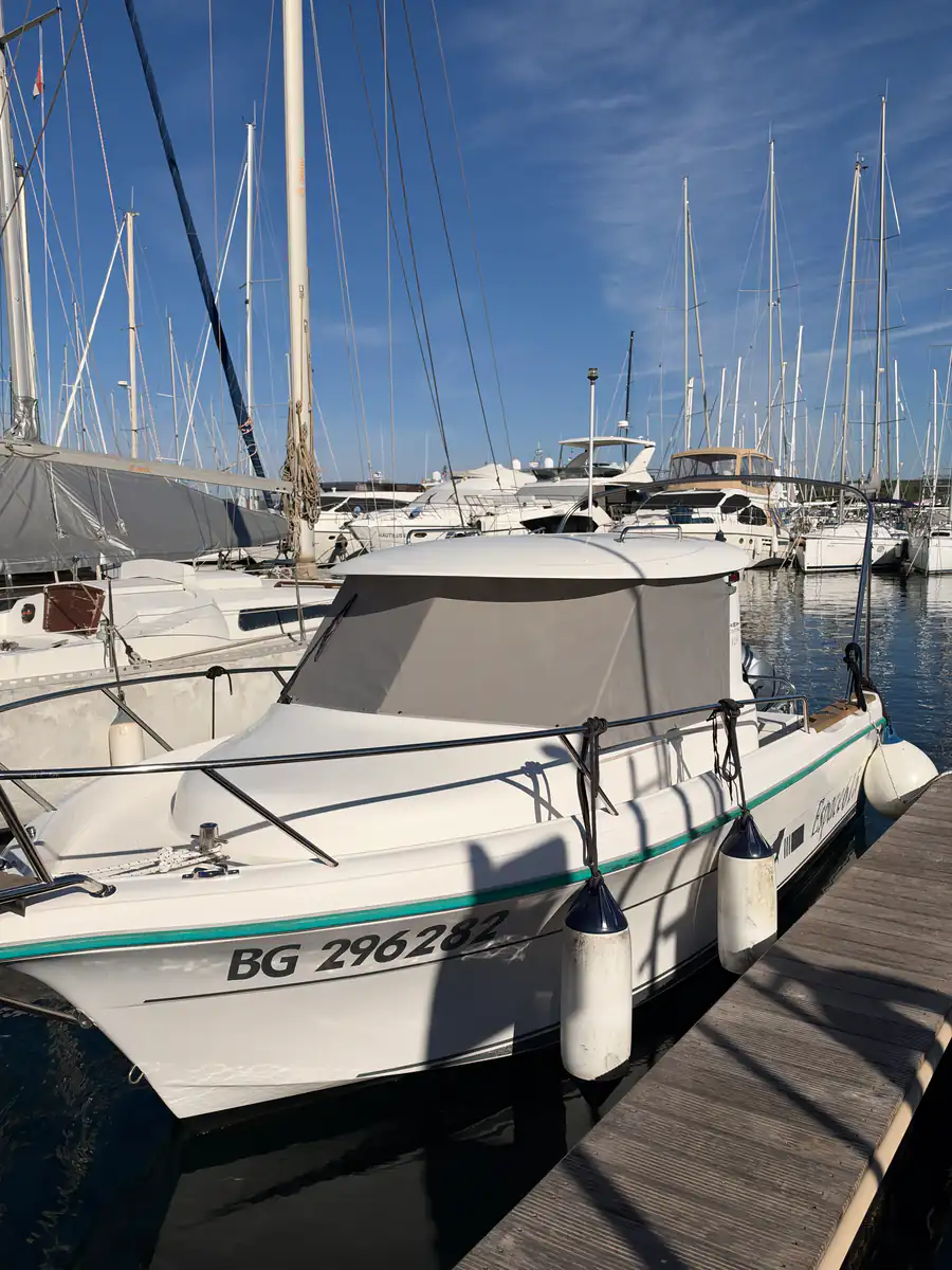 Ocqueteau 615 — brodska sjenila #3