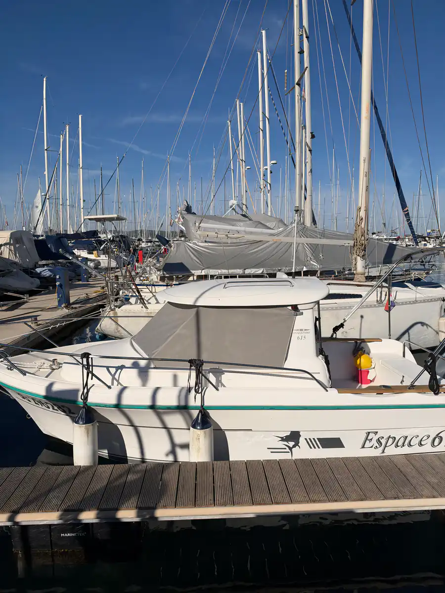 Ocqueteau 615 — brodska sjenila #4