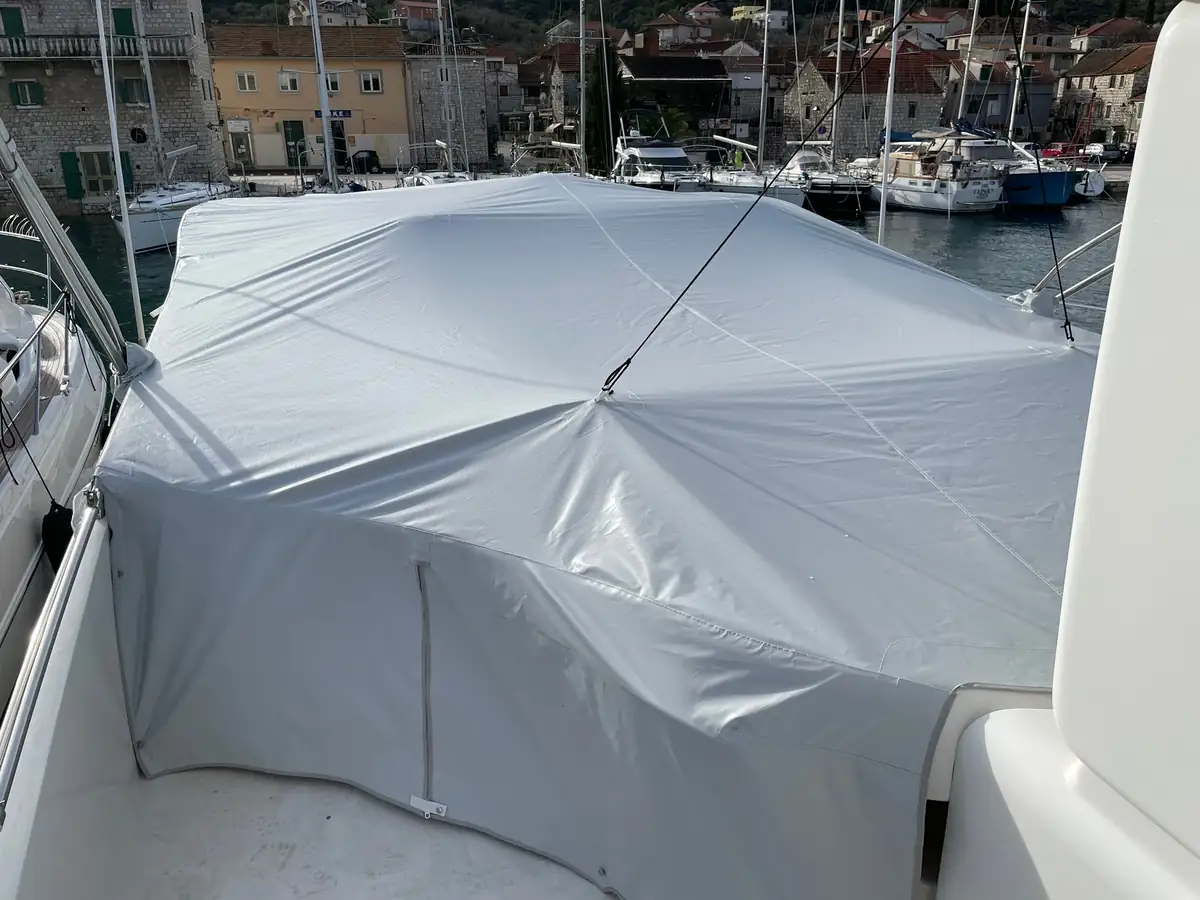 Princess 65 — cockpit-cover #3
