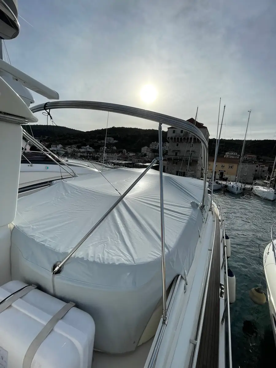 Princess 65 — cockpit-cover #4