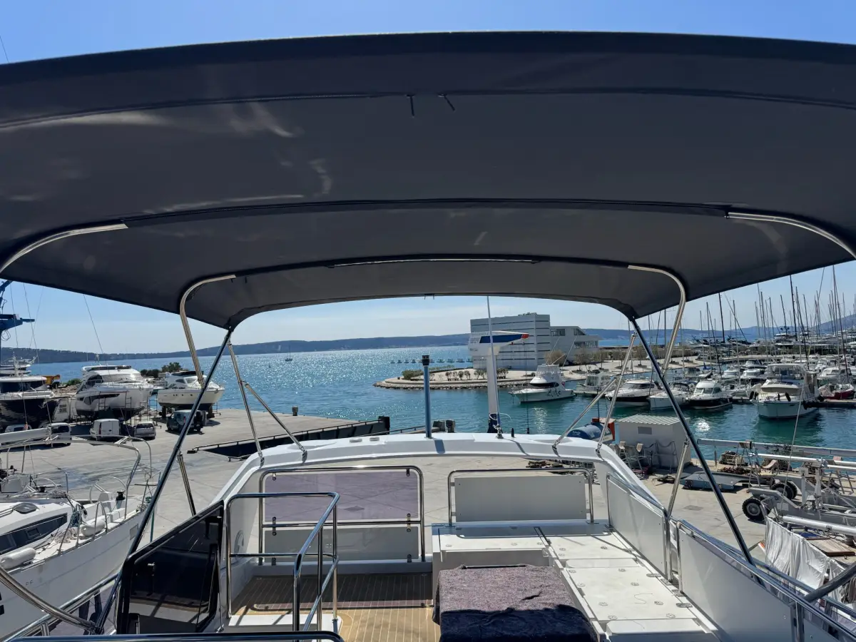 Sealine F430 — bimini #4